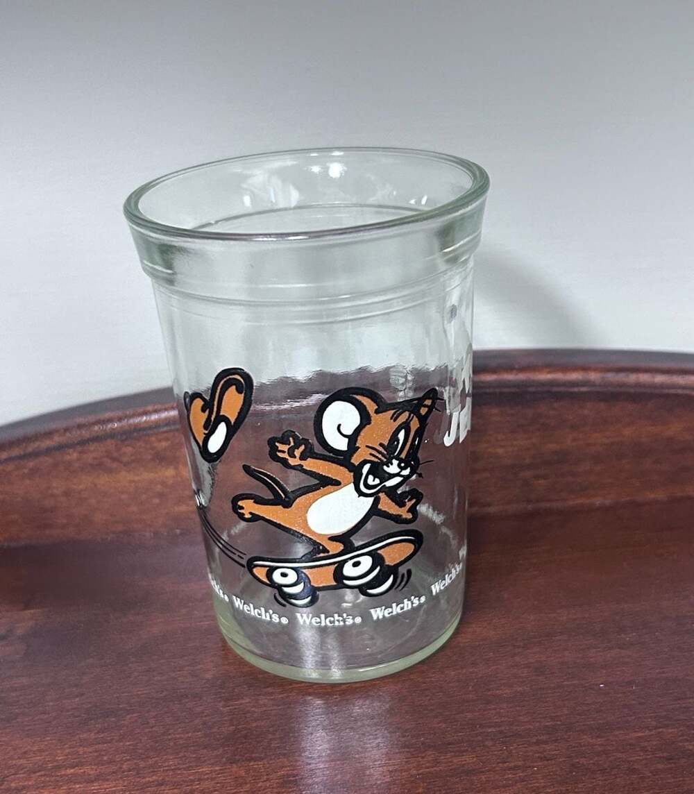 Vintage 1990 Welch's Tom and Jerry Jelly Jar Glass - Jerry Skateboarding